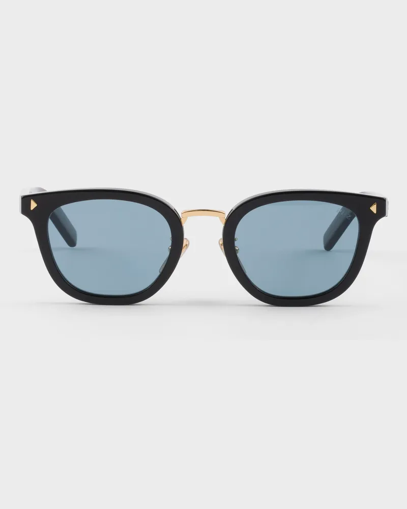 Prada Sonnenbrille mit der ikonischen Plakette aus Metall Gläser