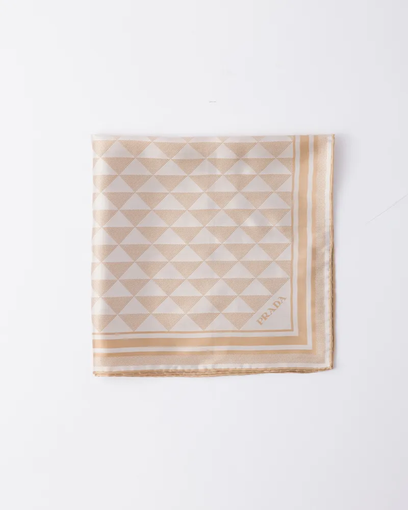 Prada Schal Aus Jacquard-seide 55, Damen, Cameo-beige/kalkweiß Cameo-beige