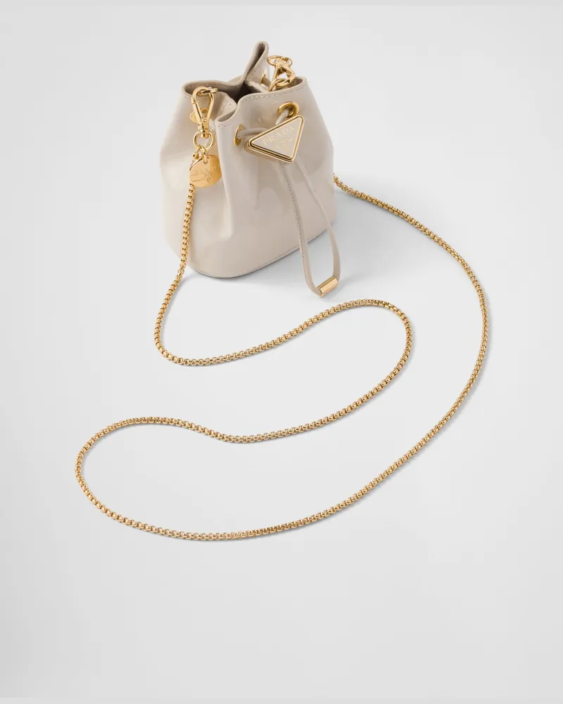 Prada Mini-Pouch aus Lackleder Elfenbein