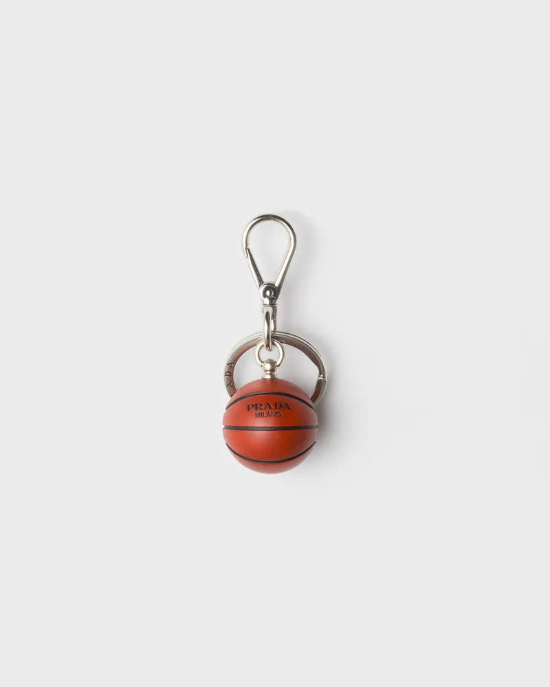 Prada Schlüsselring aus Metall mit Basketball-Anhänger Zinngrau