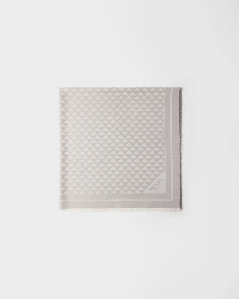 Prada Schal aus Seide, Viskose und Lurex Lehm