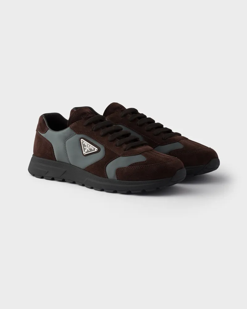 Prada Prax-Sneaker aus Wildleder und Re-Nylon Dunkelbraun