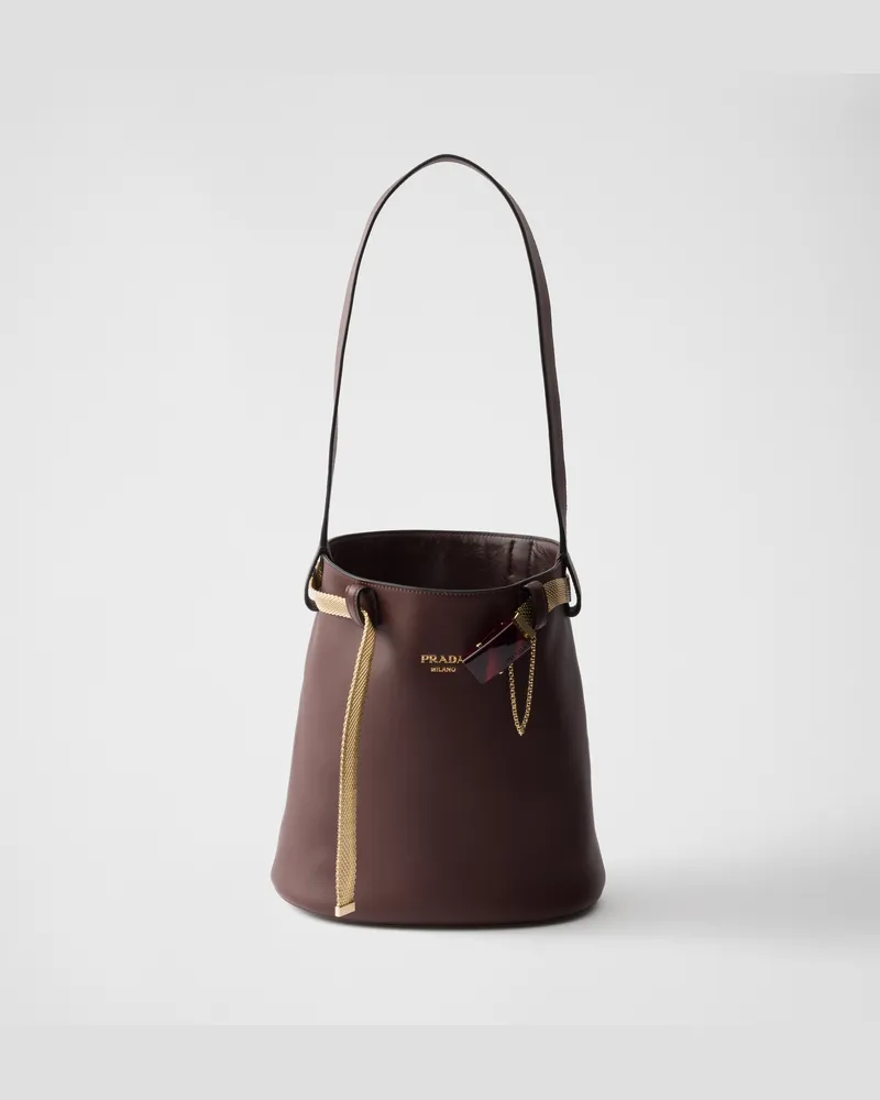 Prada Buckle Bucket Bag aus Leder mit schmucksteinbesetztem Gürtel Bruyère-holz