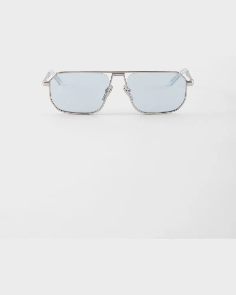 Prada Sonnenbrille mit der ikonischen Metallplakette Fliegerblaue