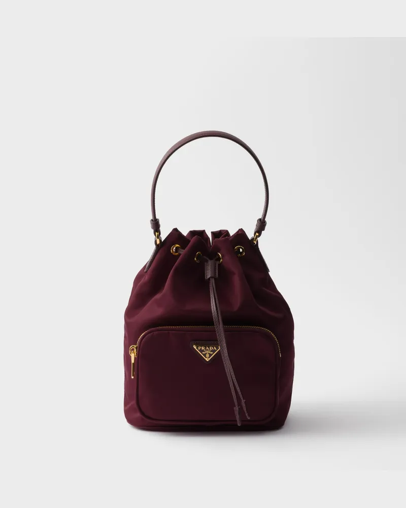 Prada Duet Bucket Bag aus Re-Nylon Burgunderrot