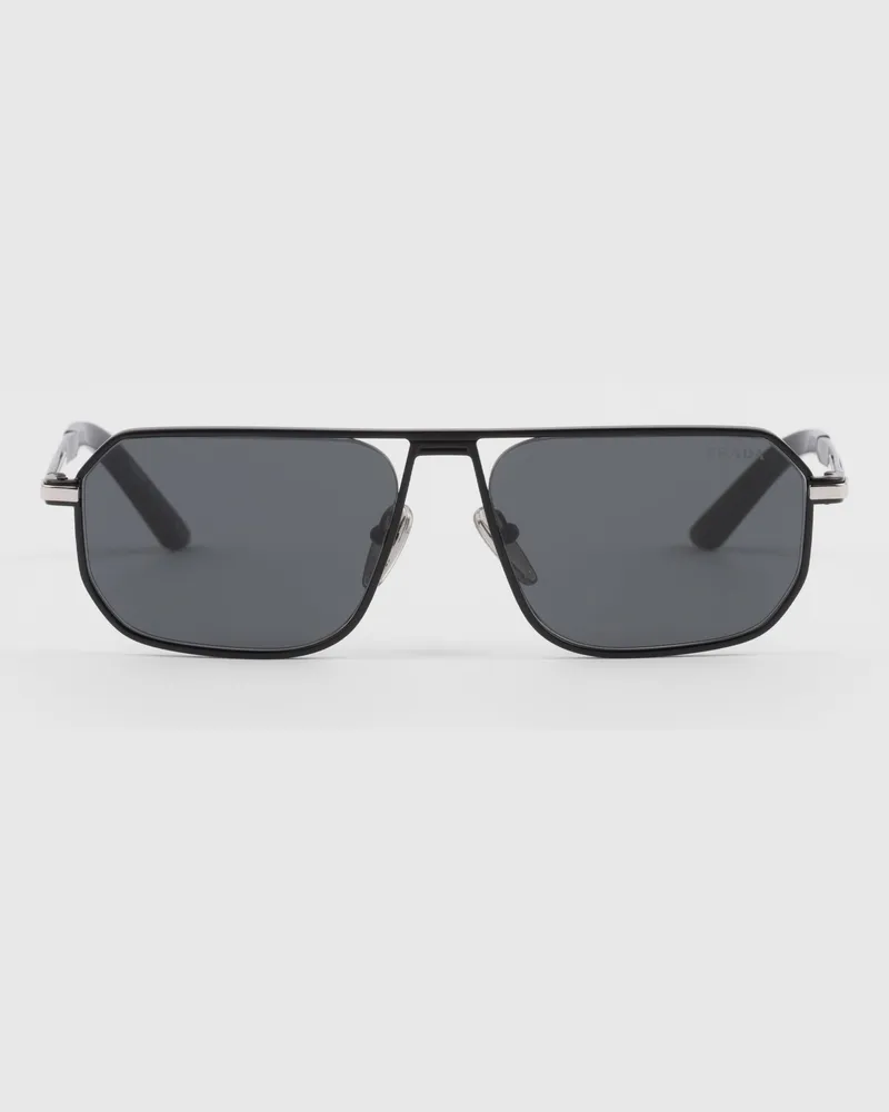 Prada Sonnenbrille mit ikonischer Plakette aus Metall Gläser