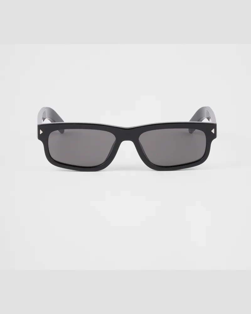Prada Sonnenbrille mit der ikonischen Plakette aus Metall Gläser