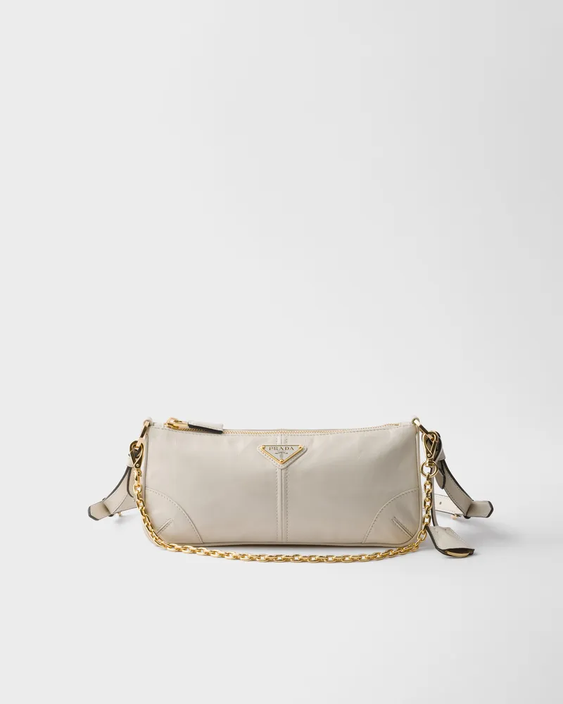 Prada Re-Edition 2002 Mittelgroße Schultertasche aus Leder Weiss