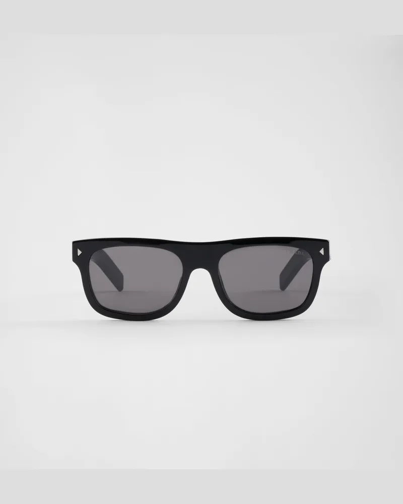 Prada Sonnenbrille mit der ikonischen Plakette aus Metall Gläser