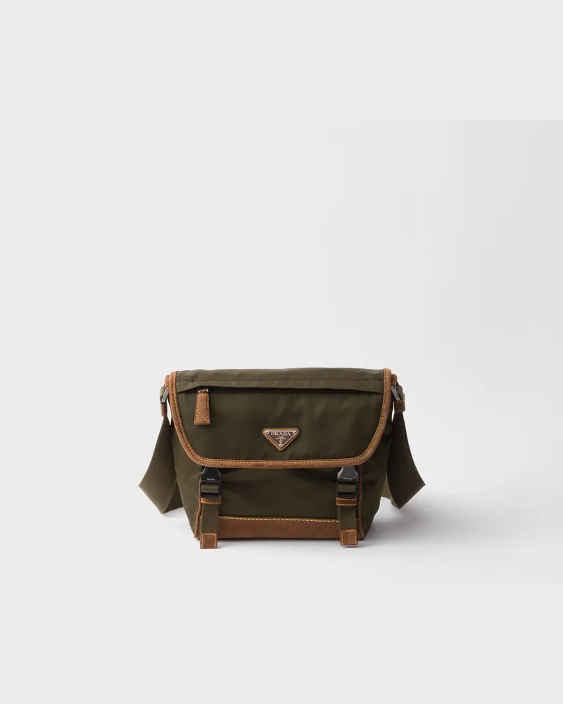 Prada Mittelgroße Schultertasche aus Re-Nylon und Wildleder Moschusgrün
