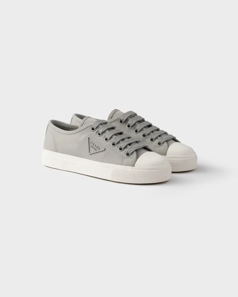 Prada Sneaker aus Baumwoll-Gabardine Wolkengrau