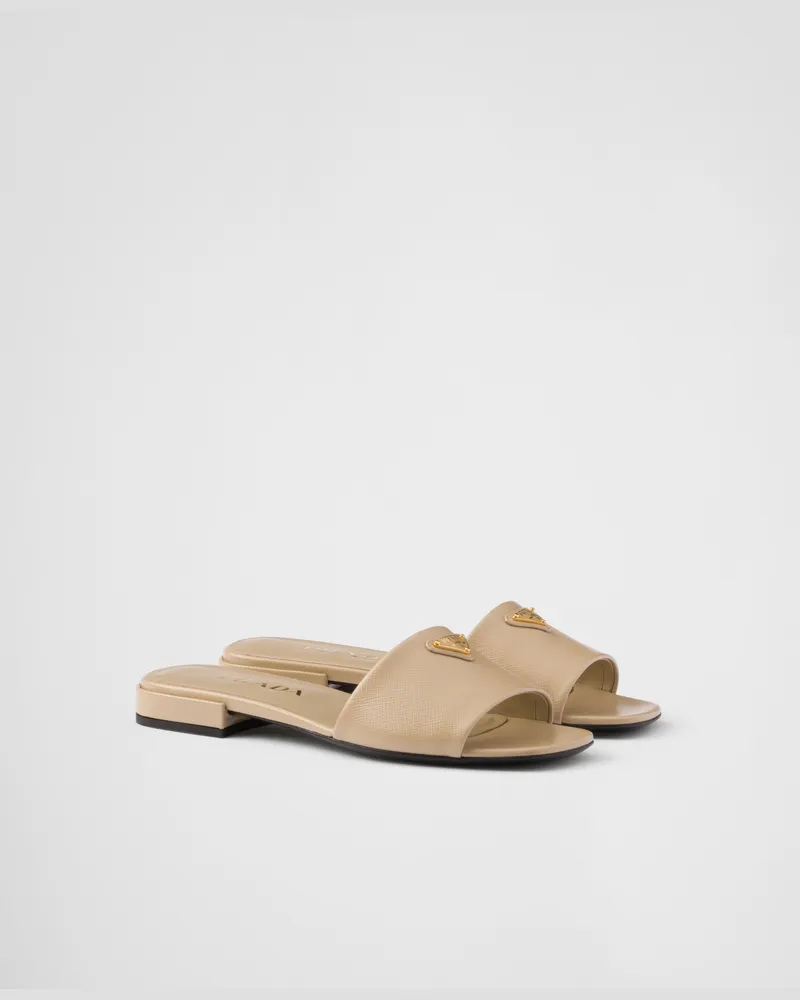 Prada Pantoletten aus Saffiano-Lackleder Sandbeige