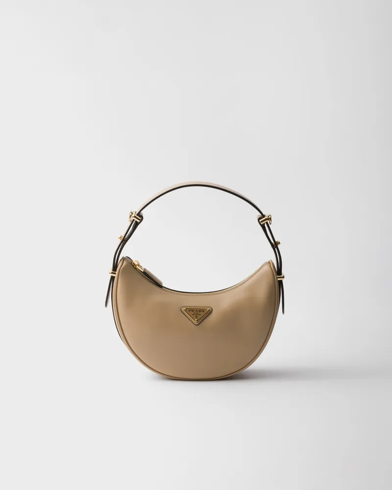 Prada Kleine  Arqué Schultertasche aus Leder Sand