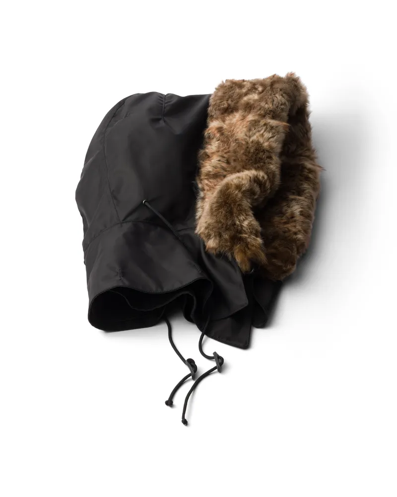 Prada Kapuze Aus Re-nylon Und Schaffell, Herren, Schwarz Schwarz