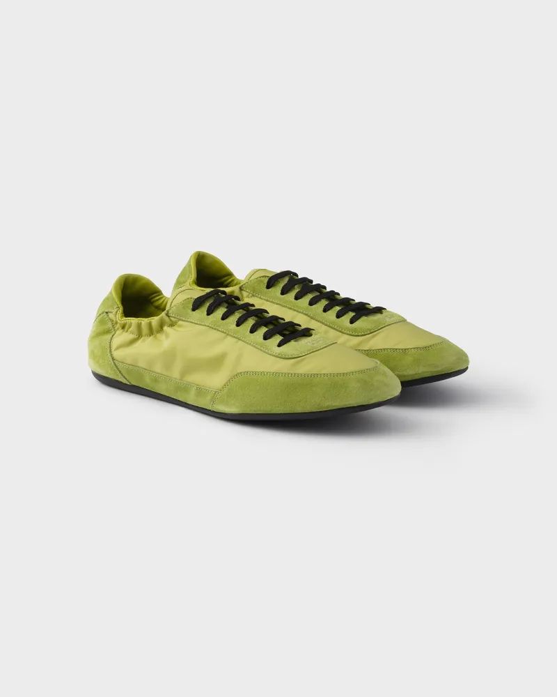 Prada Elastische Collapse Sneaker aus Re-Nylon und Wildleder Hellgrün