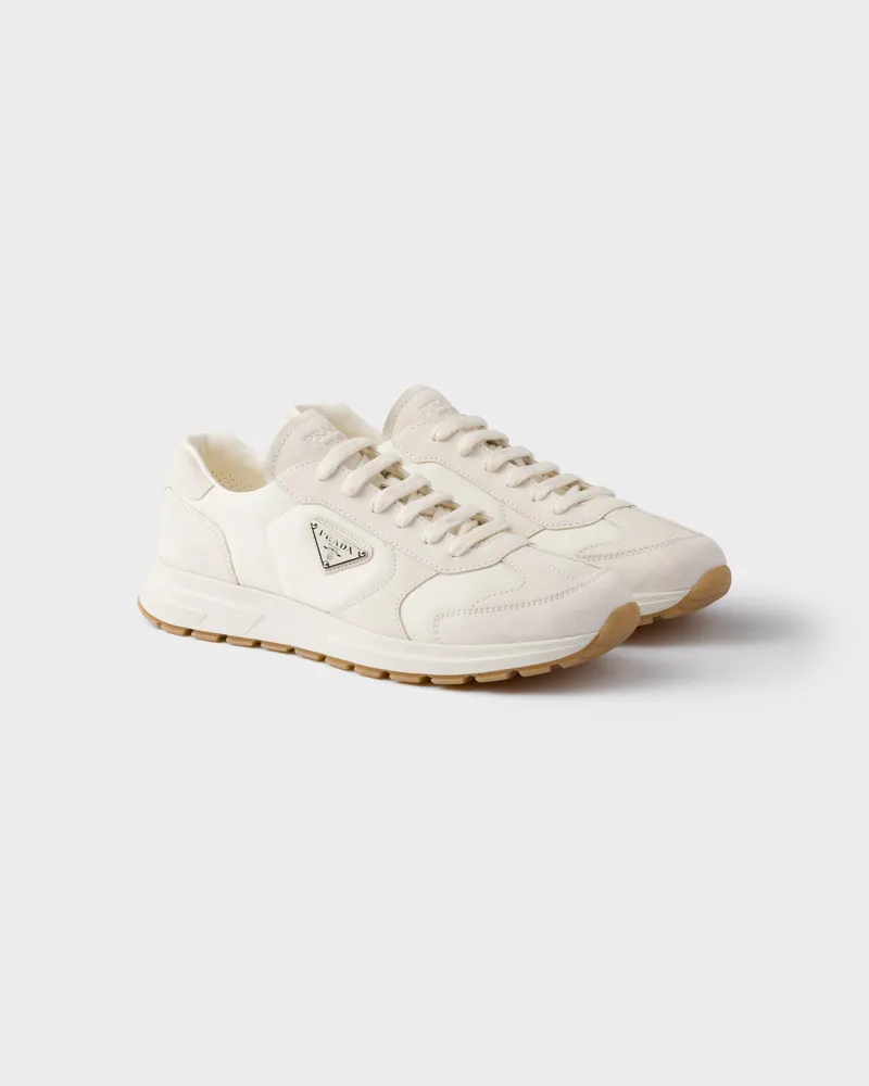 Prada Prax-Sneaker aus Wildleder und Re-Nylon Elfenbein
