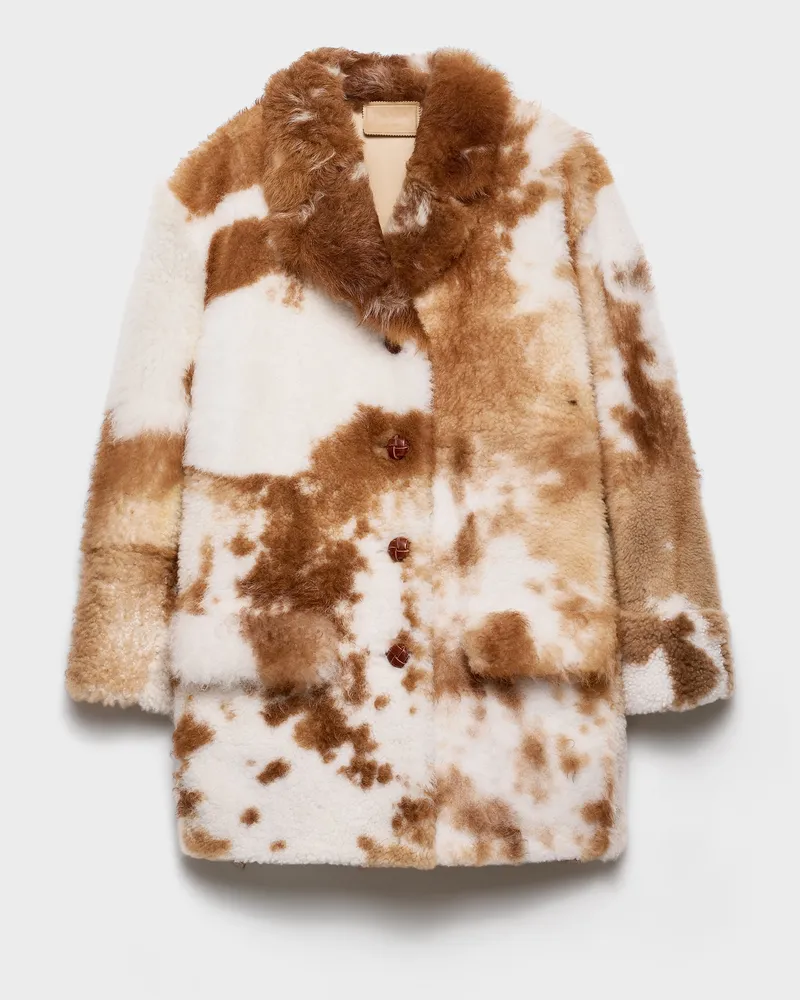 Prada Mantel aus Lammfell Weiß