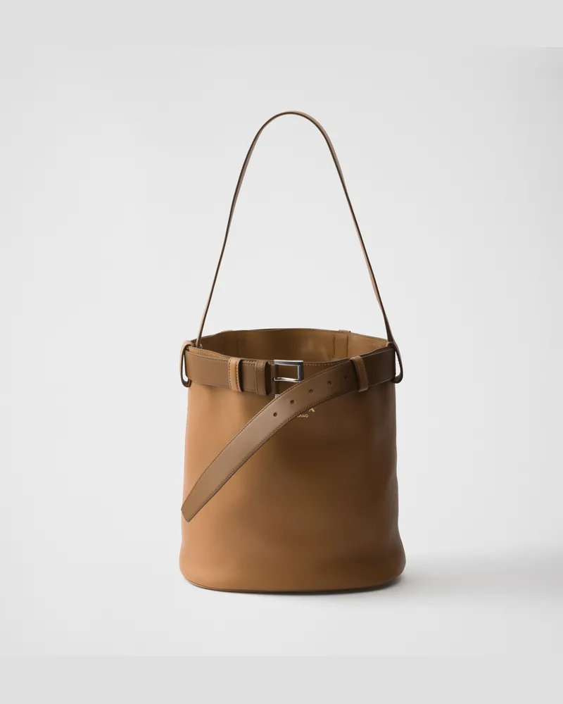 Prada Buckle Bucket Bag aus Leder mit Gürtel Karamell