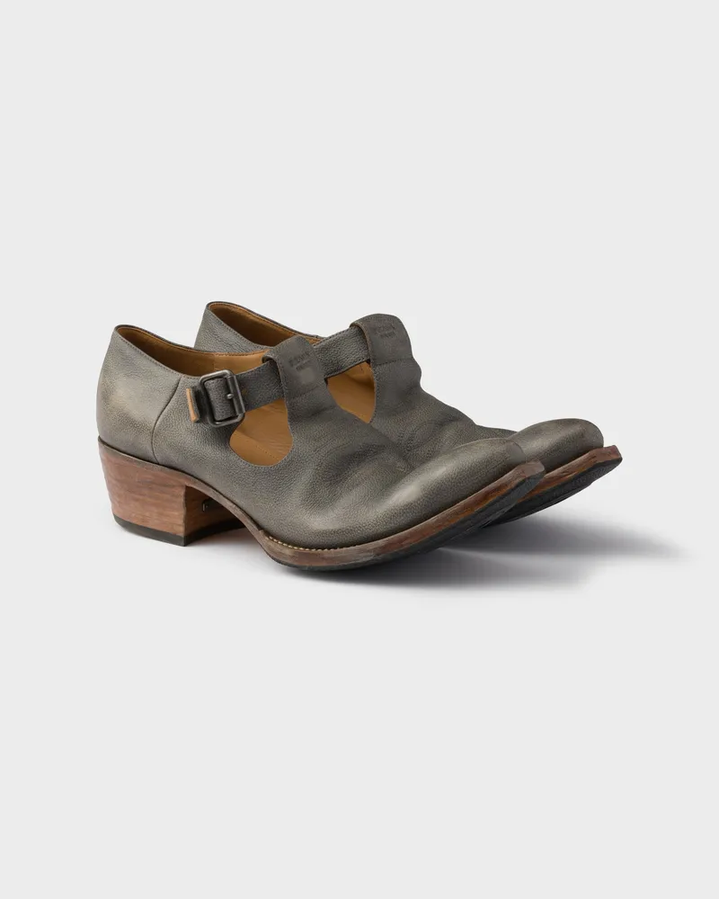 Prada Schuhe aus antikem Leder mit Schließe Quecksilbergrau