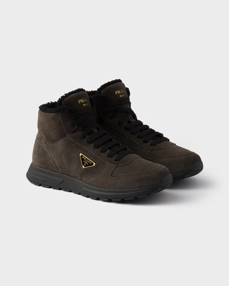 Prada Prax High-Top-Sneaker aus Veloursleder und Lammfell Hämatit