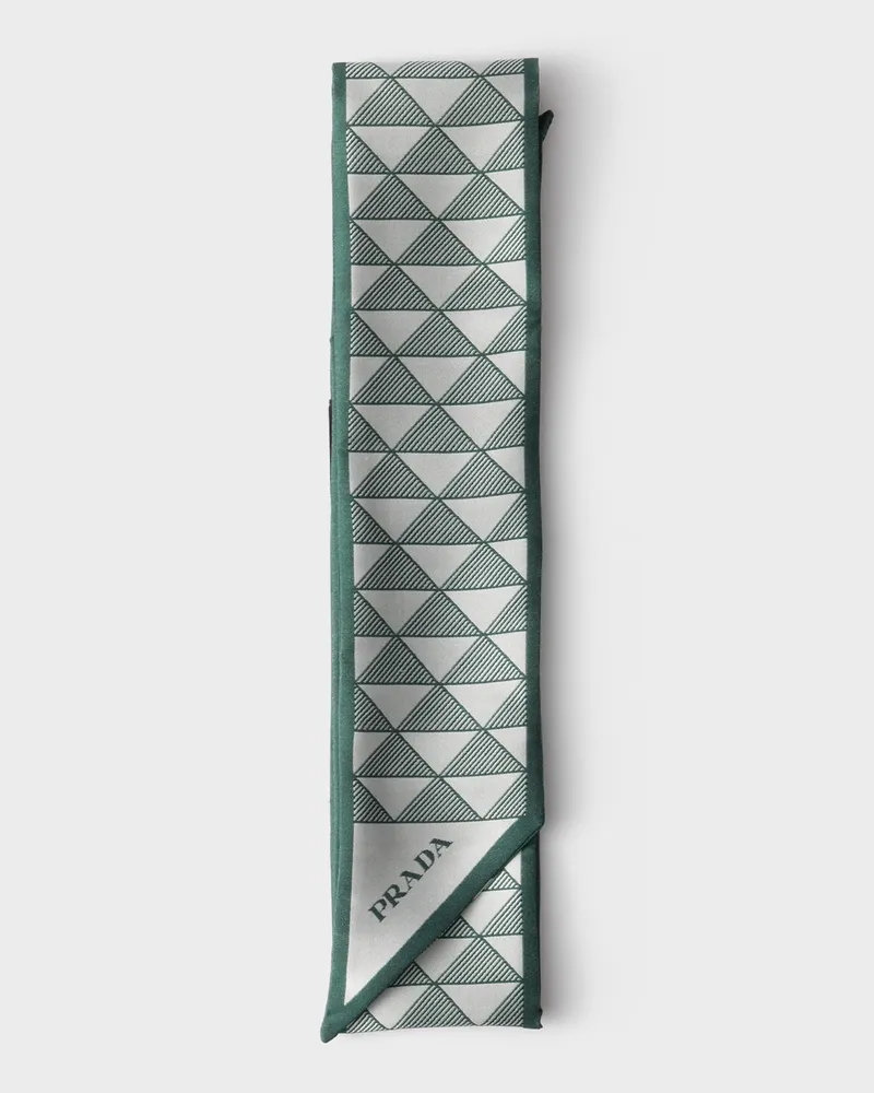 Prada Schmaler Schal aus bedruckter Seide Smaragdgrün