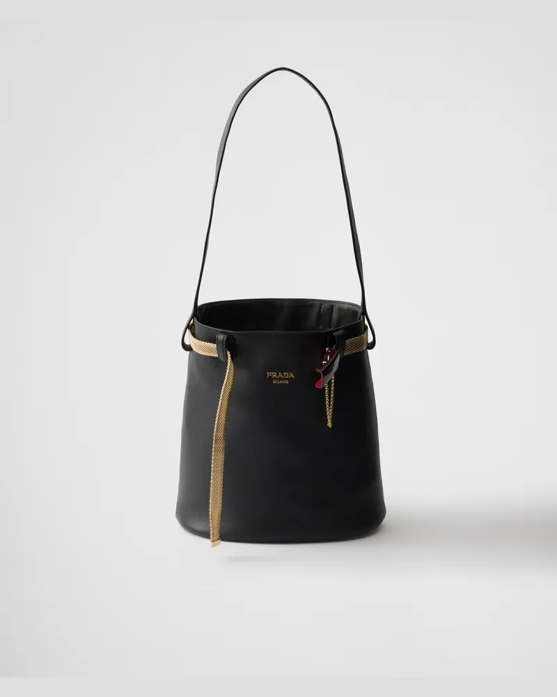 Prada Buckle Bucket Bag aus Leder mit schmucksteinbesetztem Gürtel Schwarz