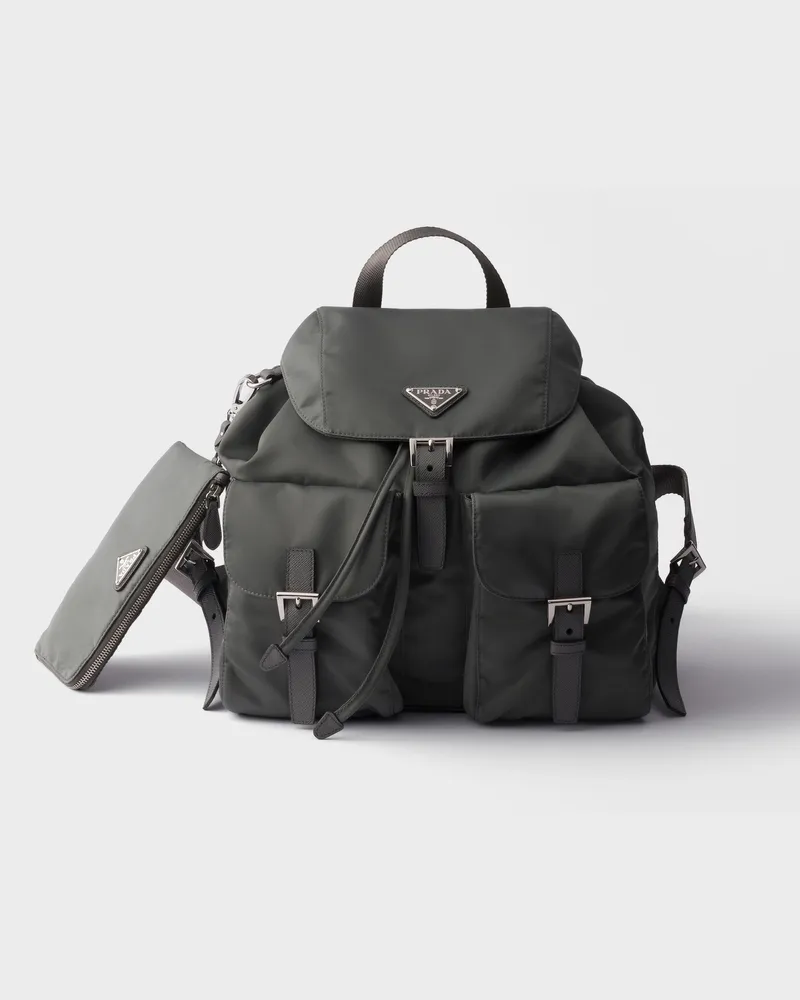 Prada Rucksack aus Re-Nylon Quecksilbergrau