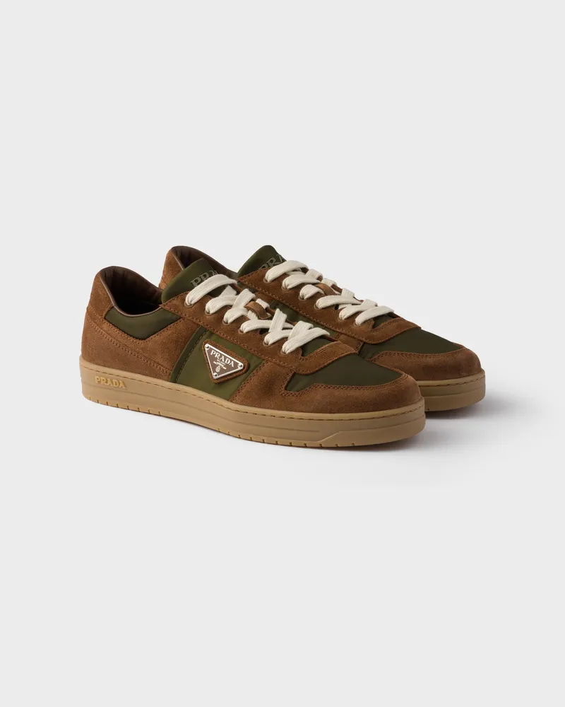 Prada Sneaker aus Re-Nylon und Veloursleder Kakaobraun