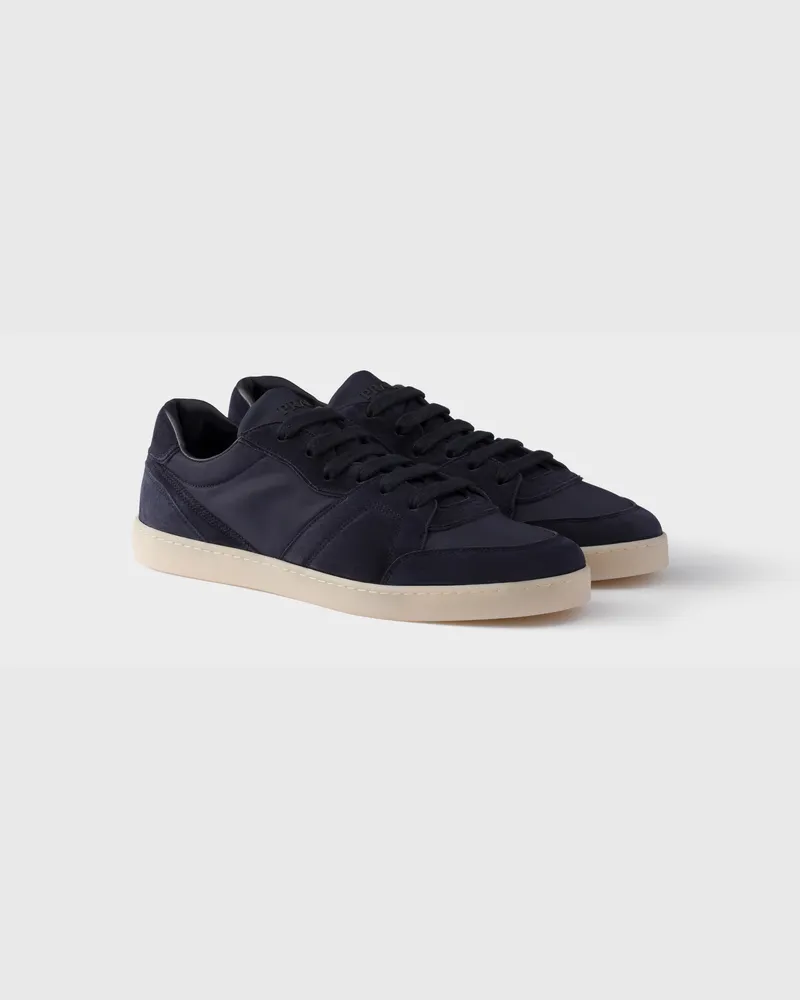 Prada Sneaker aus Wildleder und Re-Nylon Blau