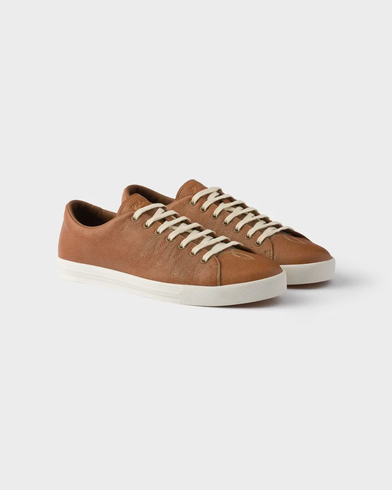 Prada Sneaker aus Leder mit gealterter Optik Cognac