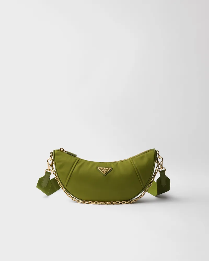 Prada Demi-lune Schultertasche aus Re-Nylon Efeugrün