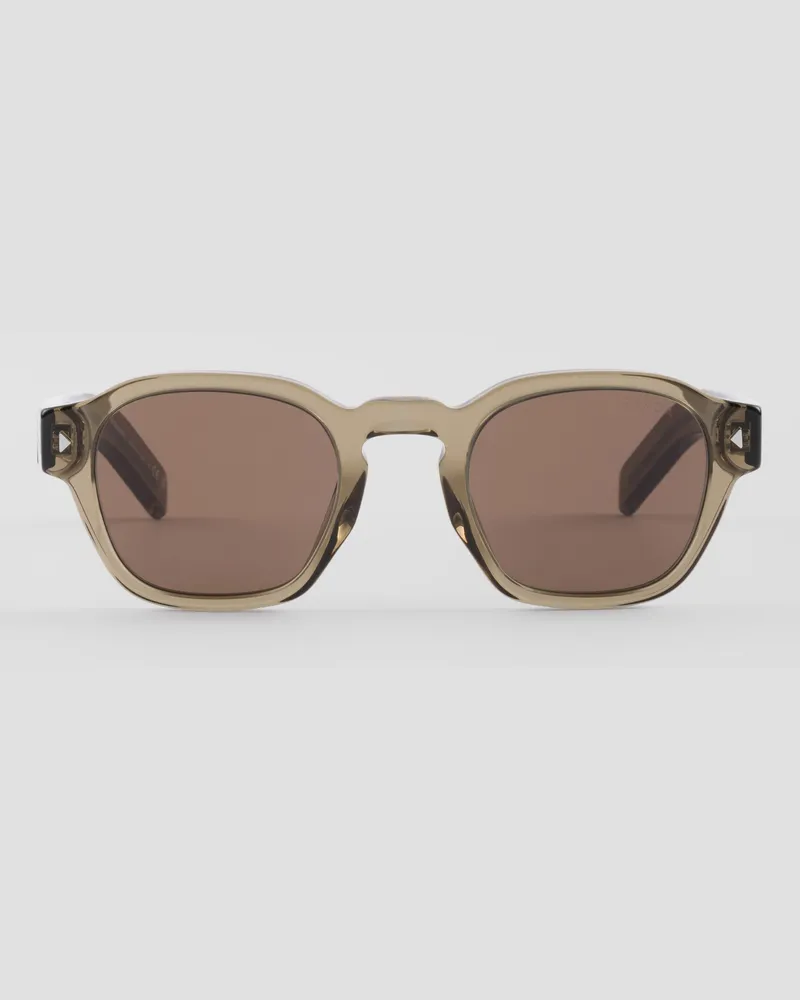 Prada Sonnenbrille mit der ikonischen Plakette aus Metall Walnussbraune