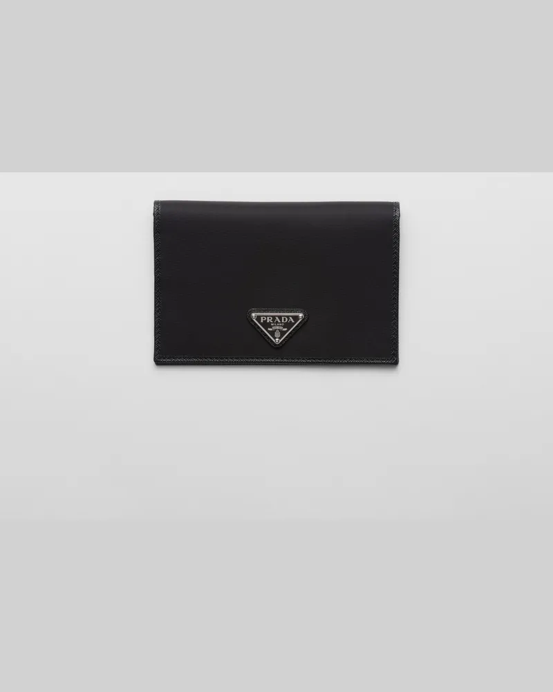 Prada Reisepassetui aus Re-Nylon Schwarz