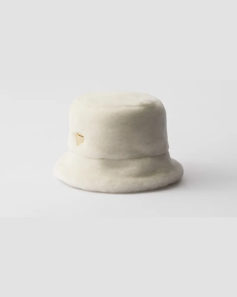 Prada Fischerhut aus Shearling Weiss