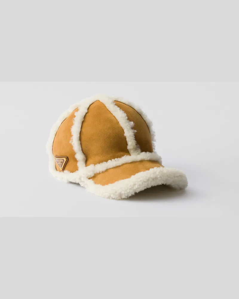 Prada Baseballkappe aus Wildleder und Lammfell Honig