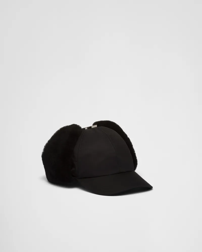 Prada Hut aus Re-Nylon und Lammfell Schwarz