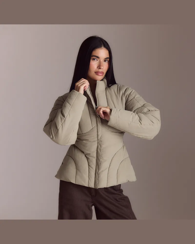 Lounge Taillierte Daunenjacke - Thymian Green