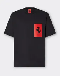 Ferrari T-shirt Aus Baumwolle Mit Tasche Mit Cavallino Rampante - Male T-shirts Schwarz Schwarz