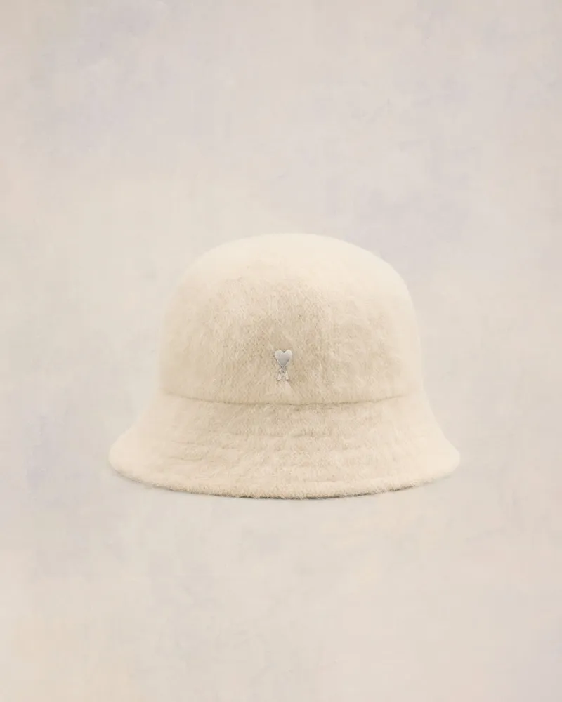AMI Paris Ami de Coeur Fischerhut mit Metallnieten Weiß Unisex Off-weiss