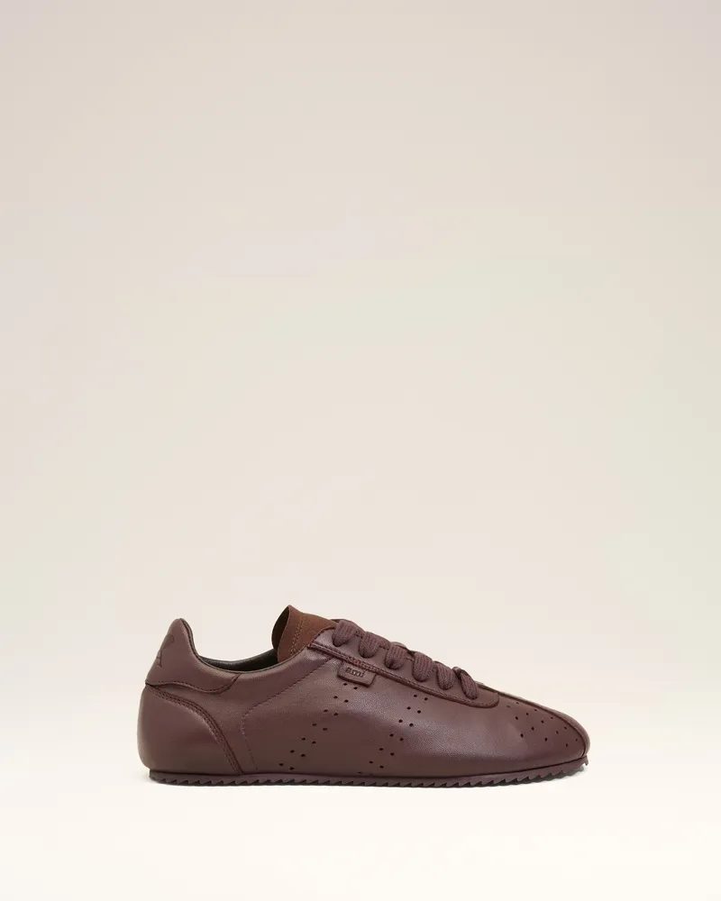 AMI Paris Step Low-Top-Sneaker aus Glattleder in Burgundy Rot Unisex Cherry