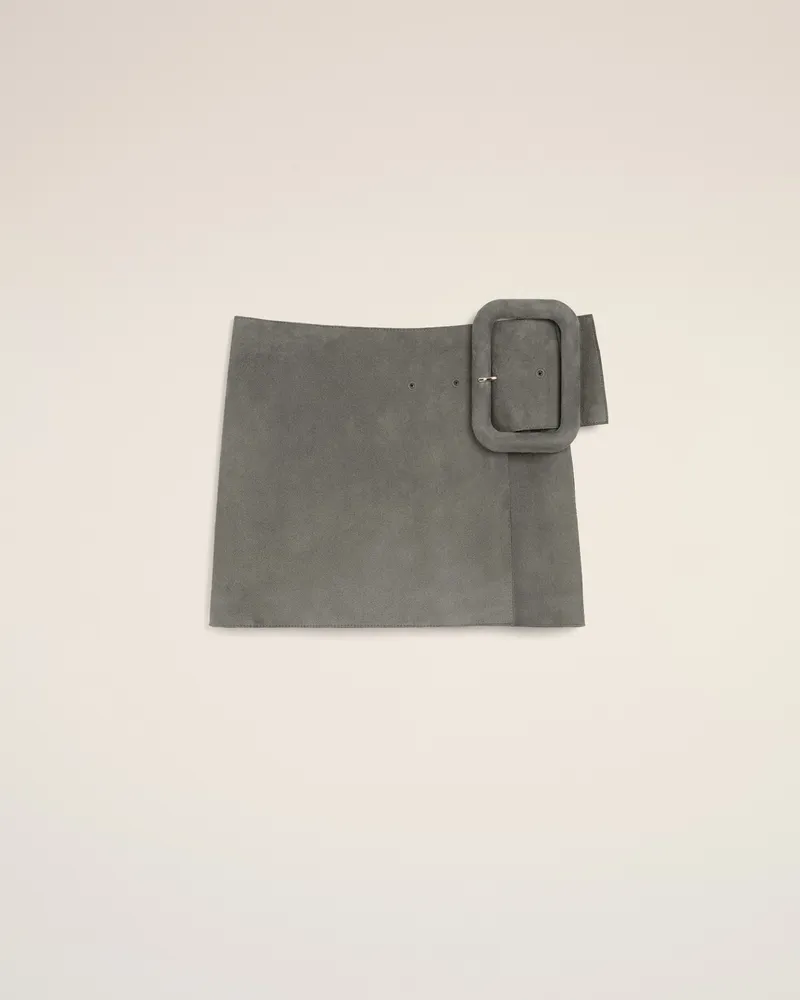 AMI Paris Minirock aus grauem Ziegenleder mit großer Gürtelschnalle Grau für Damen Carbon