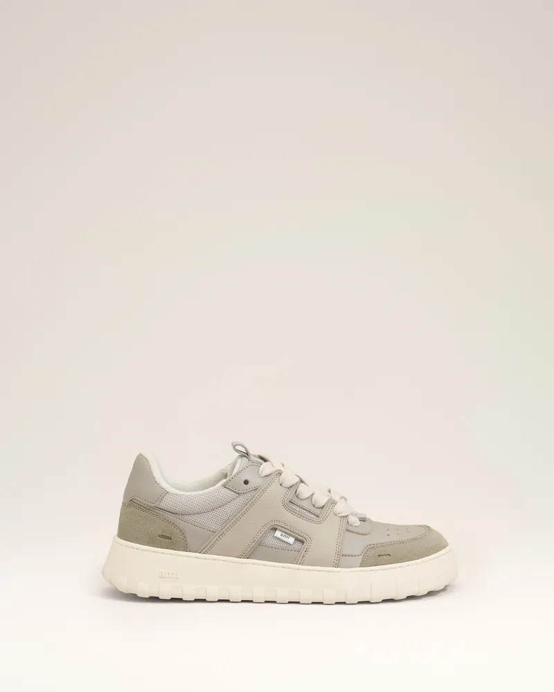 AMI Paris Graue A Walk Sneaker aus Rindsleder Grau Unisex Helles