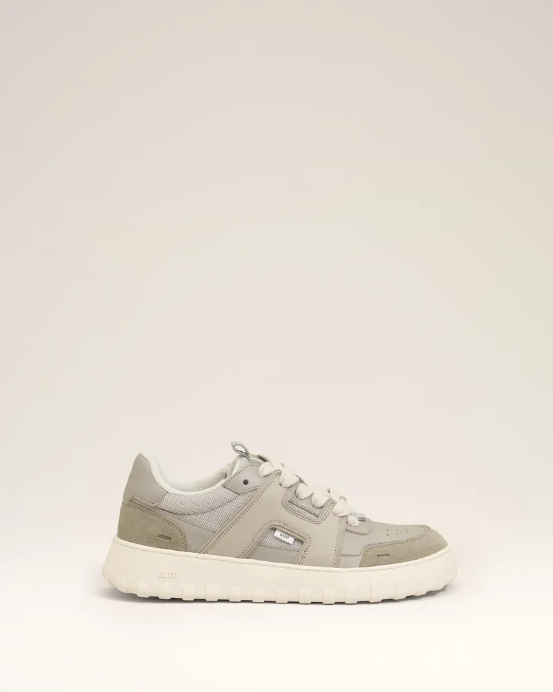 AMI Paris Graue A Walk Sneaker aus Rindsleder Grau Unisex Helles