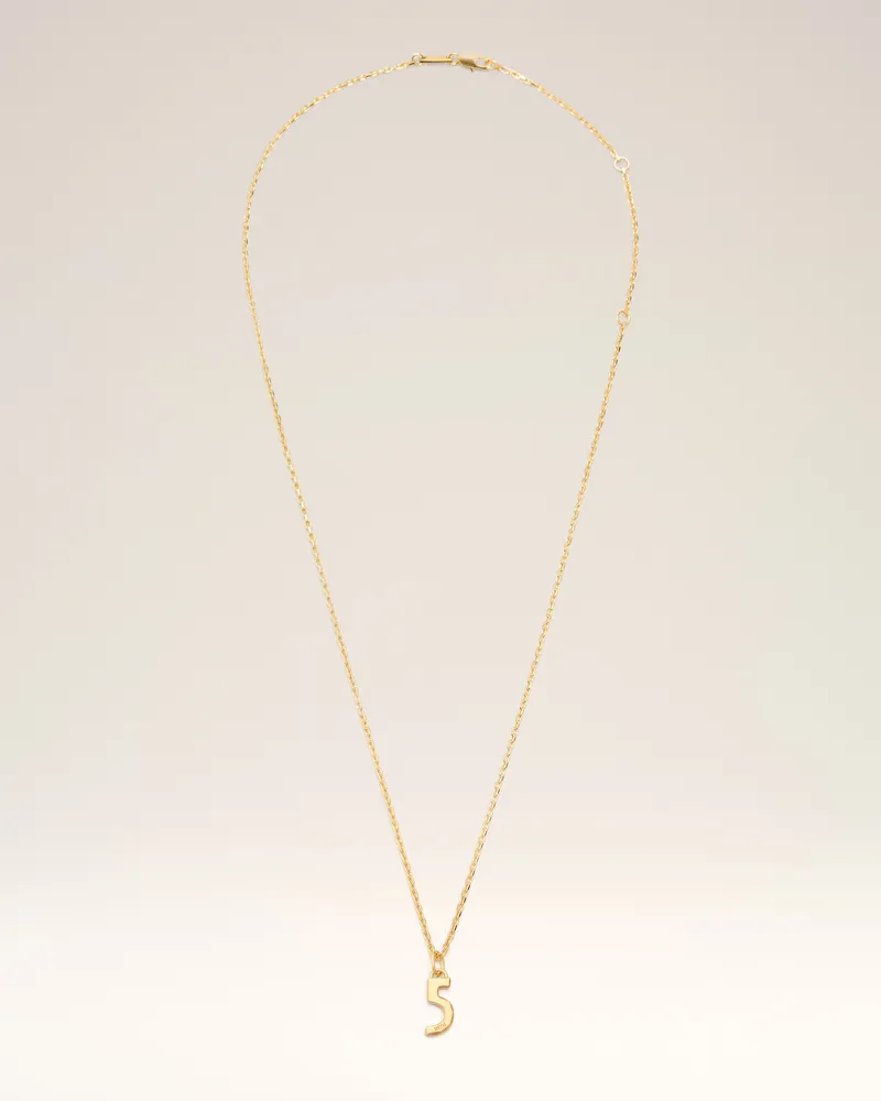 AMI Paris Halskette mit Anhänger aus goldfarbenem Messing mit gehämmerter „5“ Gelb Unisex Gold