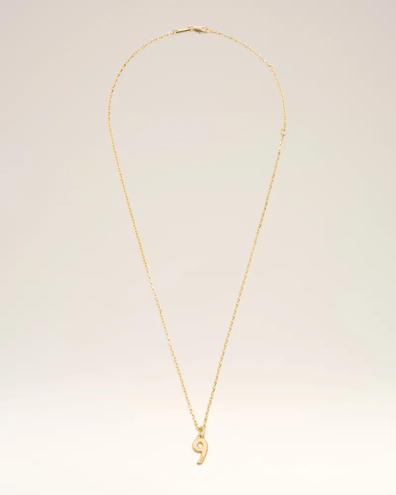 AMI Paris Halskette mit Anhänger aus goldfarbenem Messing mit gehämmerter „9“ Gold Unisex Gold