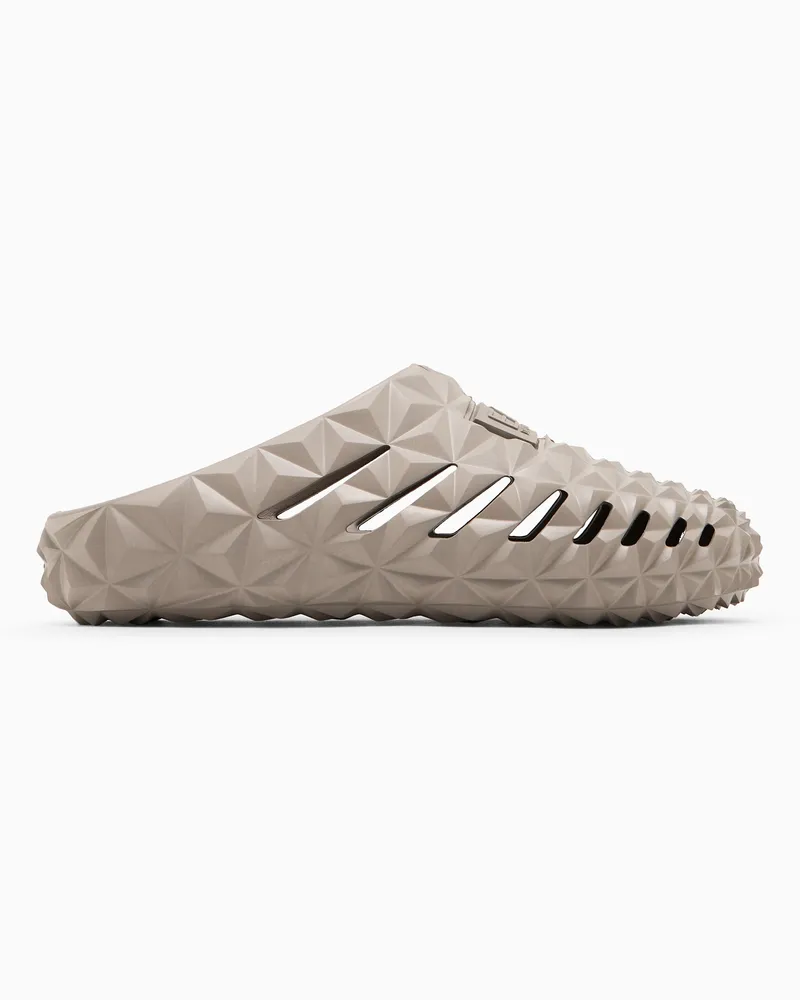 EA7 Slider mit dreidimensionalem, geometrischem Muster Beige