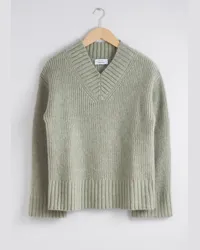 & Other Stories Flauschiger Strickpullover - Grün Khaki