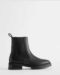 & Other Stories Chelsea-Boots mit Derber Sohle - Schwarz Schwarz