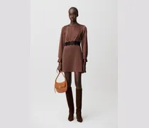 Kurzes fließendes Kleid aus Satin