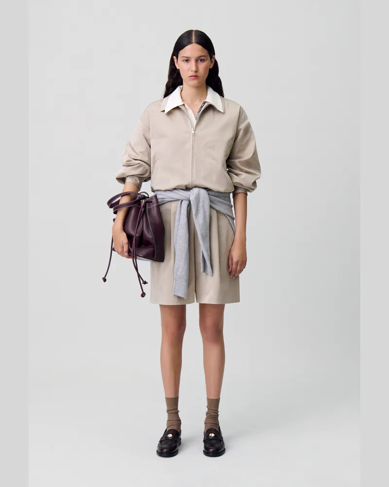 Claudie Pierlot Kurze Bermuda-Shorts mit Falten Beige
